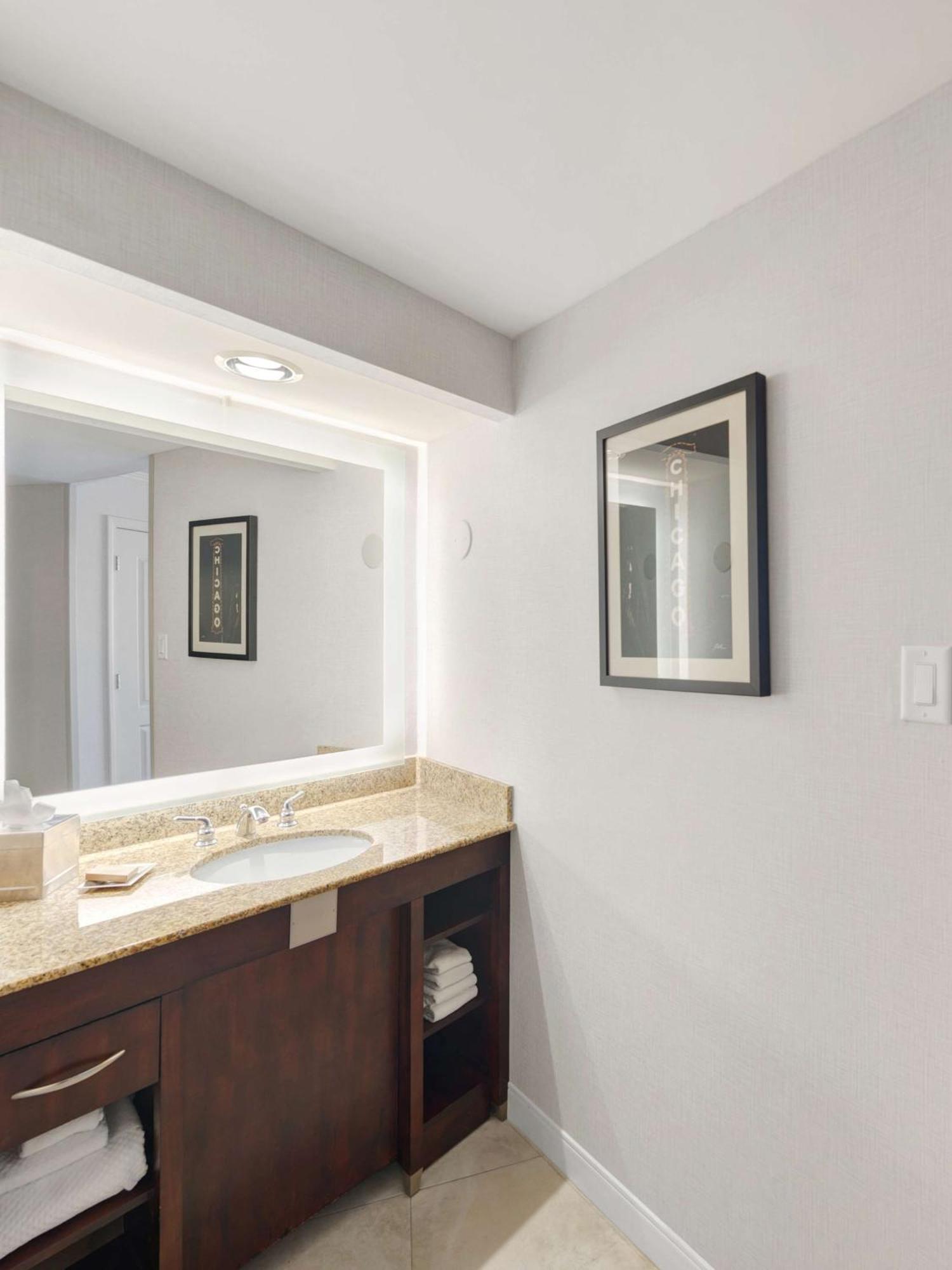 מלון Hilton Chicago/אוק לון מראה חיצוני תמונה
