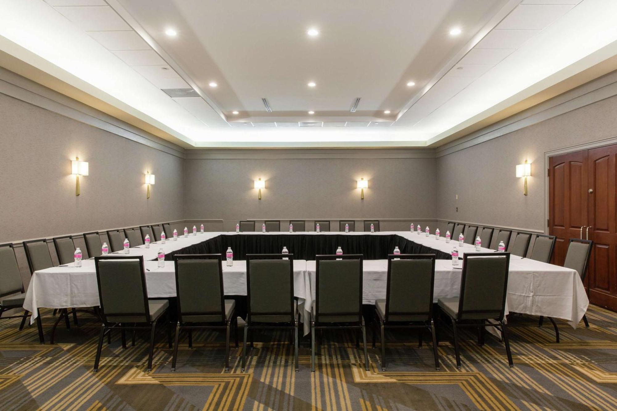 מלון Hilton Chicago/אוק לון מראה חיצוני תמונה